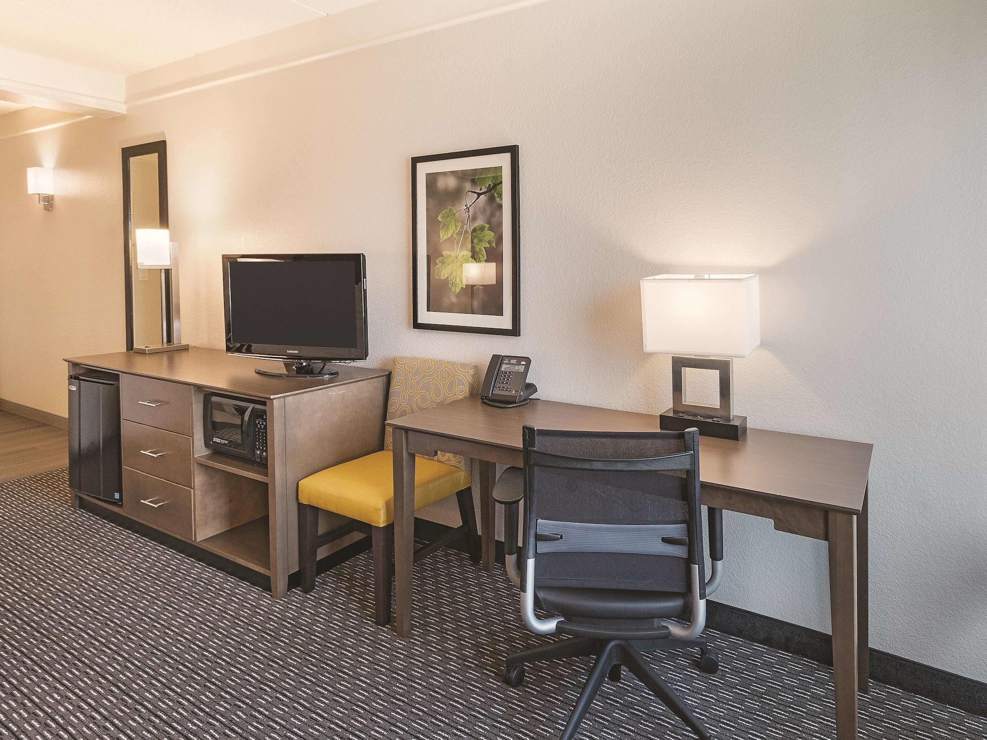 Hotel La Quinta By Wyndham Arlington North 6 Flags Dr Exterior foto